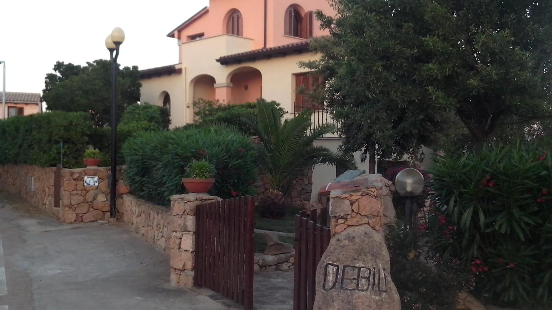 דירות סאן תאודורו Casa Debili 0*,  איטליה
