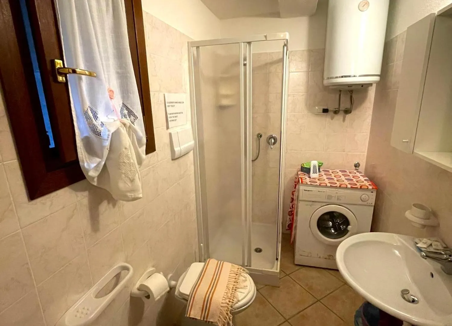 דירות סאן תאודורו Casa Debili 0*,  איטליה