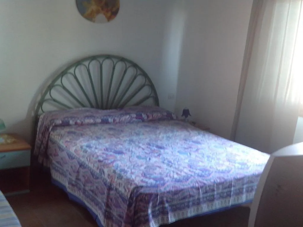 דירות סאן תאודורו Casa Debili 0*,  איטליה